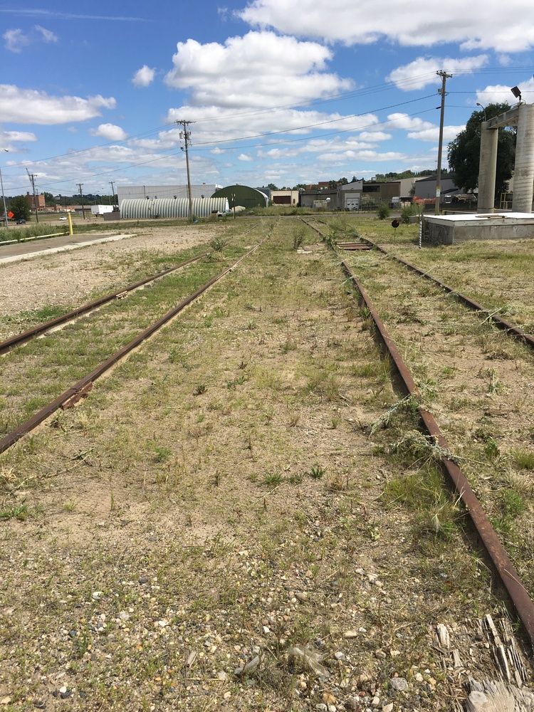 +/- 6 acres with Rail Access : 1280 18th St SW, Minot, ND 58701